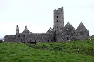Moyne Abbey in County Mayo, Ireland, was destroyed during the reign of Queen Elizabeth I.
