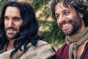 The actors who portray Jesus and St. Peter in A.D.