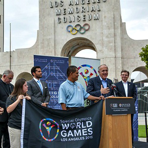 Supreme Knight Carl Anderson makes an announcement at Los Angeles Memorial Coliseum July 14.