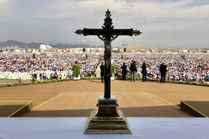 The vast crowds Jan. 21 at Mass before papal departure.