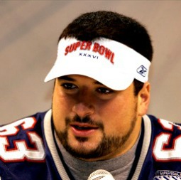 Former New England Patriots’ lineman Joe Andruzzi carried an injured woman from the scene of the bomb explosion at the Boston Marathon on Monday.
