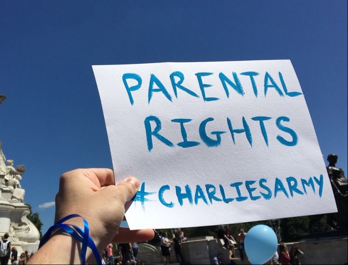 Prayers and protests in Rome and London for #CharlieGard: Adoration in Aracoeli; protests outside Buckingham Palace and @UKinItaly Embassy on July 2.