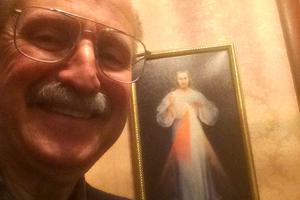 Dr. Valdemar Welz and one of his Divine Mercy images