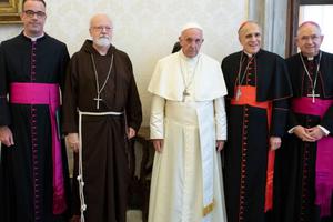 Pope Francis (c) meets with, from left, Msgr Brian Bransfield, Cardinal Sean O’Malley, Cardinal Daniel DiNardo and Archbishop Jose Gomez at the Vatican Sept. 13.