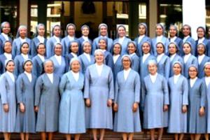 Mother Superior Maria Goretti Lee (c) with some of the Sisters of St. Paul of Chartres
