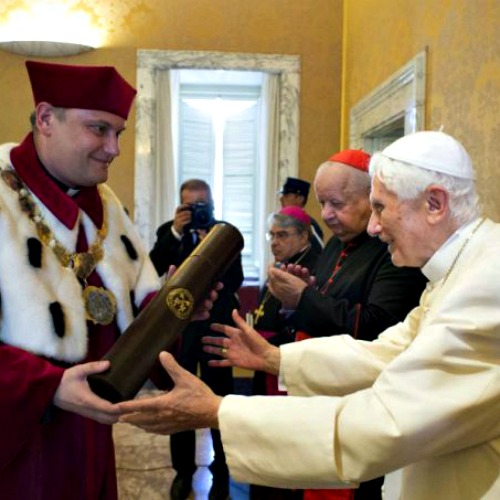 Pope Emeritus Benedict receives an honorary doctorate from the Pontifical University of John Paul II and the Academy of Music in Krakow.
