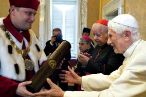 Pope Emeritus Benedict receives an honorary doctorate from the Pontifical University of John Paul II and the Academy of Music in Krakow.
