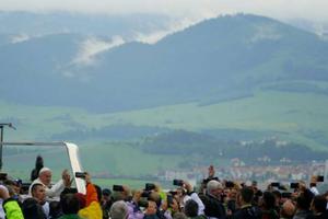 Pope Francis greets pilgrims at Romania's Șumuleu-Ciuc Shrine June 1, 2019. 