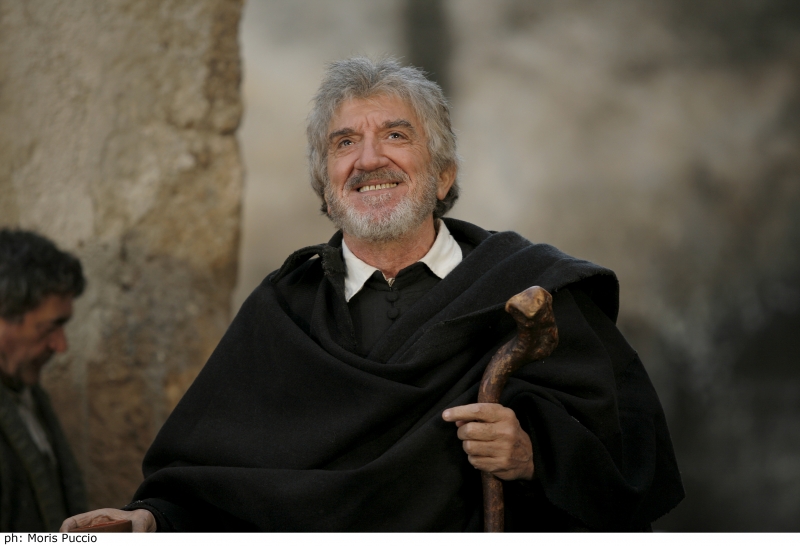 Actor Gigi Proietti portraying St. Philip Neri in "St. Philip Neri: I Prefer Heaven."