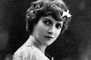 French actress Ève Lavallière, circa 1890