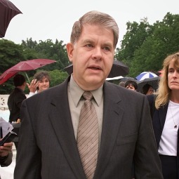 File photo shows Dr. Leroy Carhart departing the Supreme Court in Washington, June 28, 2000, after the court struck down a law making it a crime to perform partial-birth abortions. Carhart, who was victorious in that case, now wants to open abortion businesses around the country.