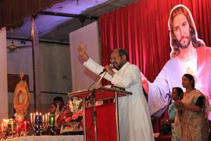 Bishop Franco Mulakkal, auxiliary bishop of the Delhi Archdiocese, is shown leading his popular Friday evening preaching with adoration at the community hall of the Sacred Heart Cathedral in New Delhi in 2013 before he was appointed bishop of Jalandar. He was arrested Sept. 21 on rape charges. The bishop maintains his innocence.
