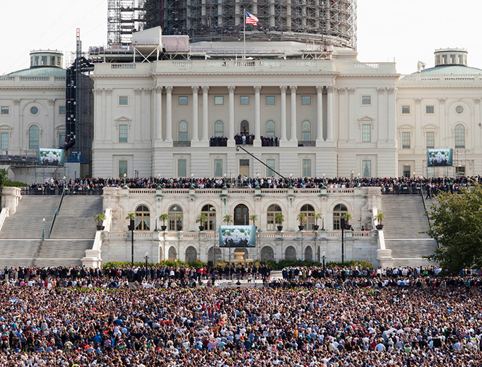 Pope Francis addresses a crowd at the U.S. Capitol on September 24, 2015.
