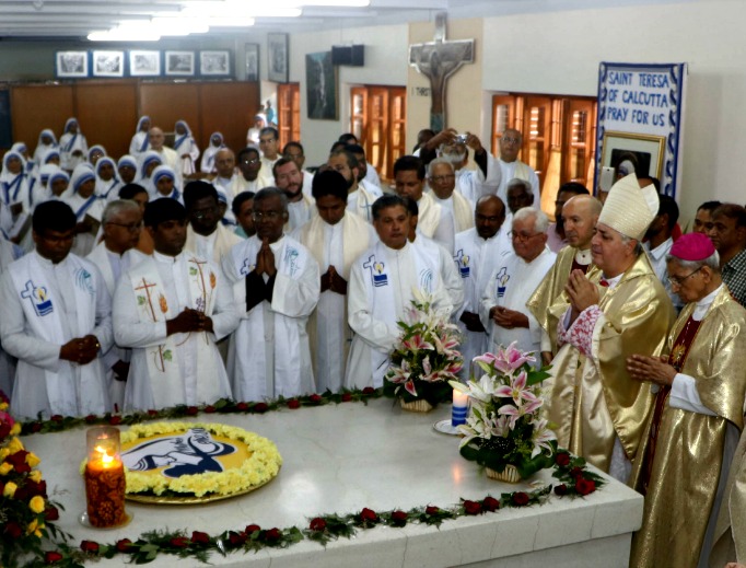 Archbishop Salvatore Pennacchio, apostolic nuncio to India, leads a prayer at Mother Teresa’ s tomb on Sept. 5, St. Teresa's feast day, in Kolkata, India.