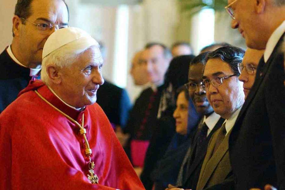 The Pope greets Islamic representatives in Sept. 2006.