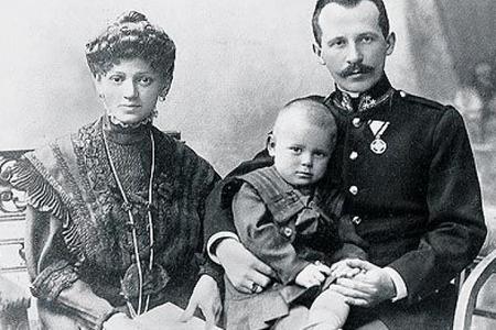 St. John Paul II’s father, Karol Wojtyła, and mother, Emilia, with their eldest son, Edmund. 