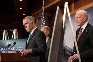 Sen. Thom Tillis (c) introduces the Succeed Act with Sens. James Lankford (l) and Orrin Hatch (r).