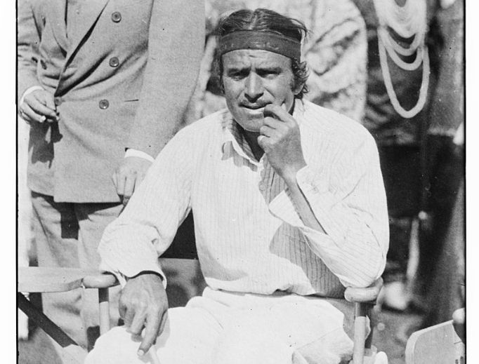 Douglas Fairbanks in the 1924 film.