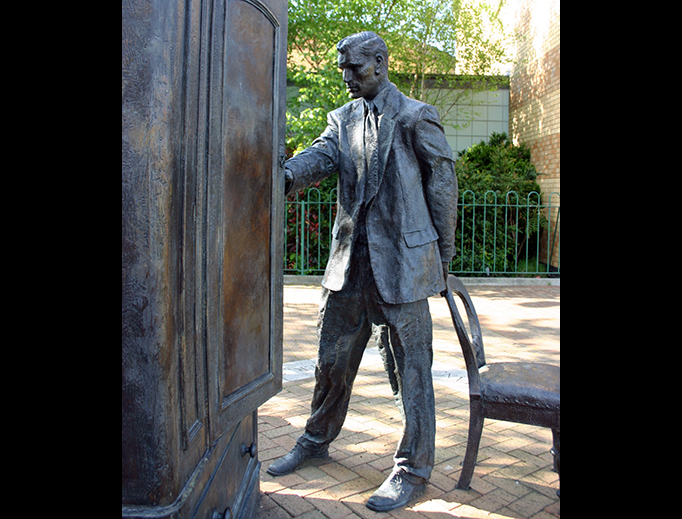 Entitled ‘The Searcher’, this Belfast statue of C.S. Lewis looking into a wardrobe was sculpted by Ross Wilson.
