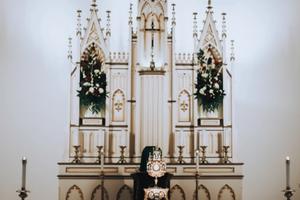 Adoring Christ in the Blessed Sacrament