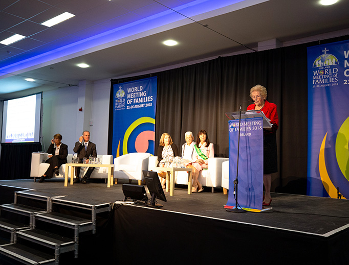Panelists from Italy, Ireland and the U.K. gave support to grandparents from all over the world on how they can pass on their faith to younger generations. 