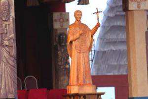 A statue of St. Joseph Vaz at the Jan. 14 canonization Mass in Colombo, Sri Lanka. 