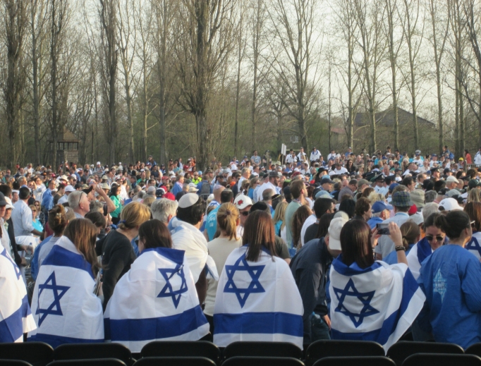 On April 12, Polish Catholics were among the 12,000 participants in the ‘March of the Living,’ a Polish-based Holocaust education program that culminates with a march from the Nazi camp of Auschwitz to Birkenau, a section of Auschwitz. During the march, many of the Jewish participants held Israeli flags or wore flags around their shoulders. Polish Catholic high-school students participated in the march. They brought signs with the English and Hebrew words of the Old Testament Priestly Blessing that begins: ‘The Lord Bless You and Keep You’ (Numbers 6:24-26). They said they wanted ‘to bless’ the Jewish people. 