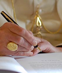 Benedict signs his second encyclical, Spe Salvi.