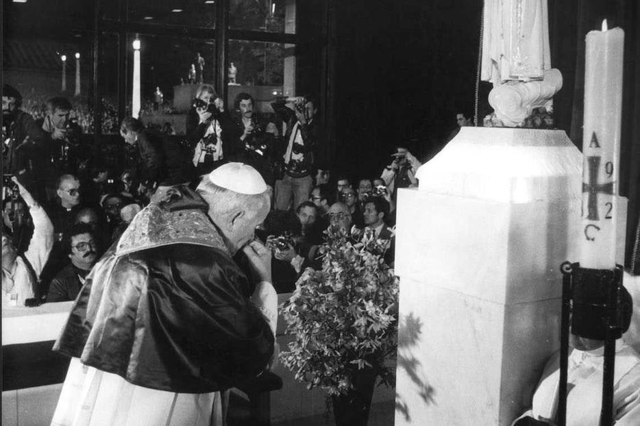 John Paul II prays at Fatima in 1982.