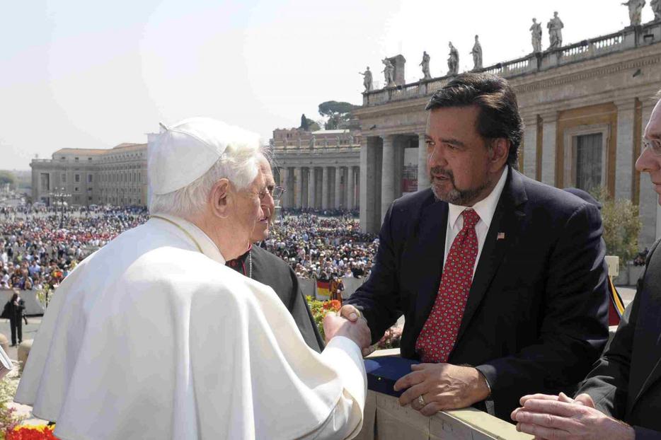 New Mexico Gov. Bill Richardson greets Pope Benedict XVI today in St. Peter's Square.