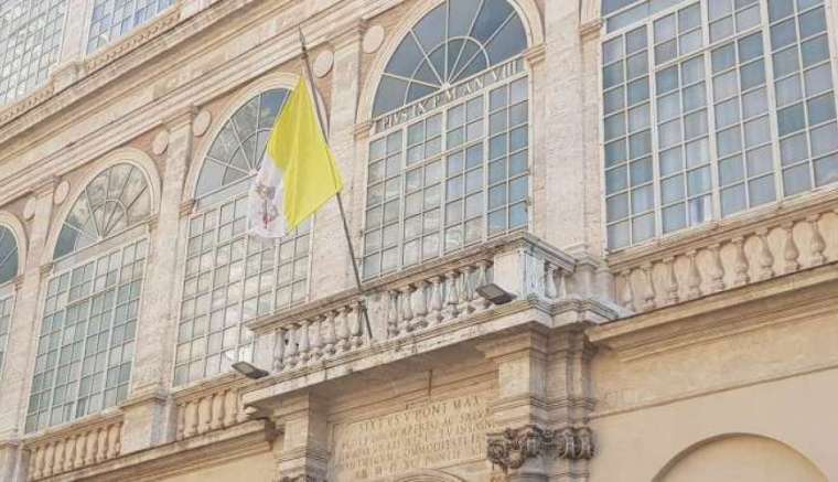  The Apostolic Palace, home of the headquarters of the Secretariat of State. 