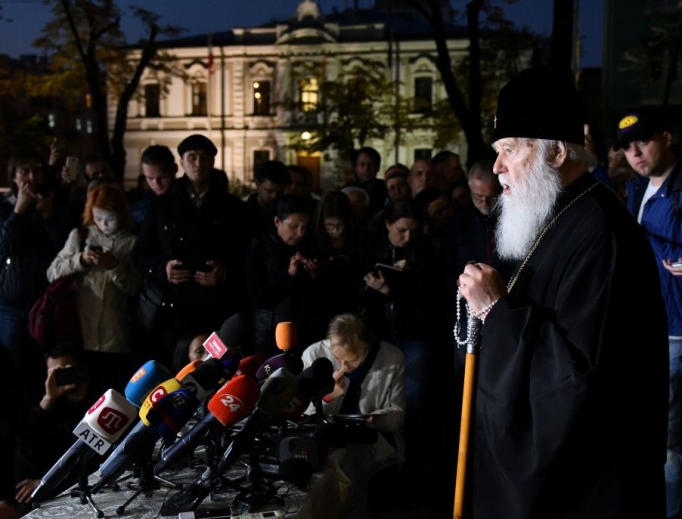 Patriarch Filaret (r) of the Ukrainian Orthodox Church of Kiev's patriarchy speaks during a press conference in Kiev Oct. 11. The Istanbul-based Ecumenical Patriarchate on Oct. 11 said it had agreed to recognize the independence of the Ukrainian Orthodox Church, a move strongly desired by Kiev but which risks stoking new tensions with Moscow. A synod meeting chaired by Patriarch Bartholomew, seen as the first among equals of Orthodox Church leaders, 'decreed to proceed to the granting of autocephaly to the Church of Ukraine,' said an official statement read in Istanbul, formerly Constantinople.