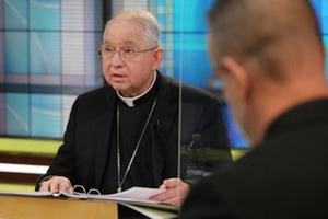 Archbishop José Gomez moderates discussion around the proposal to amend the U.S. bishops' spring assembly agenda.