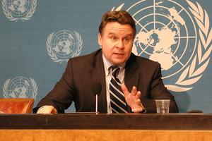 Congressman Chris Smith speaks at the United Nations.