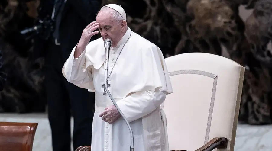 Pope Francis prays during his weekly General Audience. Pope Francis prays during his weekly General Audience.