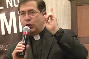 Father Frank Pavone.