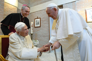 Pope Francis visits Benedict XVI on Aug. 27th, 2022