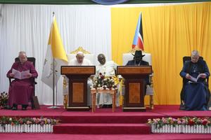 Pope Francis addresses South Sudan’s government and members of the diplomatic corps on Feb. 3. Pope Francis addresses South Sudan’s government and members of the diplomatic corps on Feb. 3.