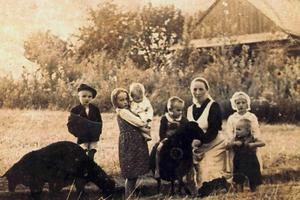 Wiktoria Ulma with six of her children.