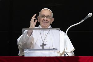 Pope Francis appeared in the window of the Vatican’s Apostolic Palace on Sunday, June 18 to make his first public speech since his release from the hospital.