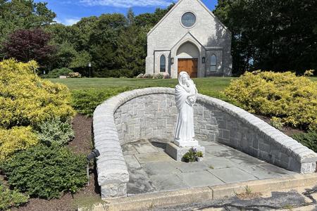 Visting Christ in Cape Cod: Our Lady of Life Adoration Chapel Draws Parishioners and Vacationers Alike Visting Christ in Cape Cod: Our Lady of Life Adoration Chapel Draws Parishioners and Vacationers Alike
