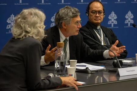 Synod on Synodality: LGBT Issues, Female Diaconate Discussed in Emotional Second Week
