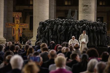 PHOTOS: At Synod on Synodality, Pope Francis Leads Prayer for Migrants