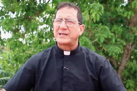 Cuba&rsquo;s Government Shuts Down Priest&rsquo;s Peaceful Protest