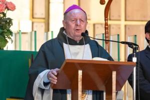Cristóbal Ascencio García, the bishop of Apatzingán in the Mexican state of Michoacán, asked the Catholic faithful to pray "that a Mexico [living] in freedom and a Mexico capable of showing its faith and love may not be lost."