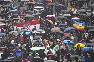Umbrellas dotted St. Peter’s Square on the rainy Sunday afternoon as Jubilee pilgrims braved the weather to hear Pope Francis give his Angelus message on Jan. 5, 2025.