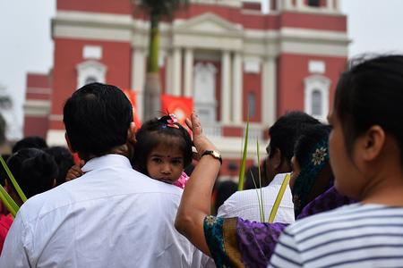 Indian Catholic devotees take part in a procession to mark Palm Sunday in New Delhi on March 29, 2015. Indian Catholic devotees take part in a procession to mark Palm Sunday in New Delhi on March 29, 2015.