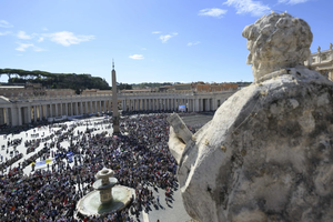 Pilgrims gather in St. Peter’s Square for Pope Francis’ Angelus reflection on Oct. 6, 2024. Pilgrims gather in St. Peter’s Square for Pope Francis’ Angelus reflection on Oct. 6, 2024.