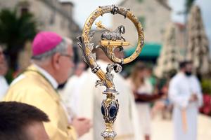 ‘Crosier’