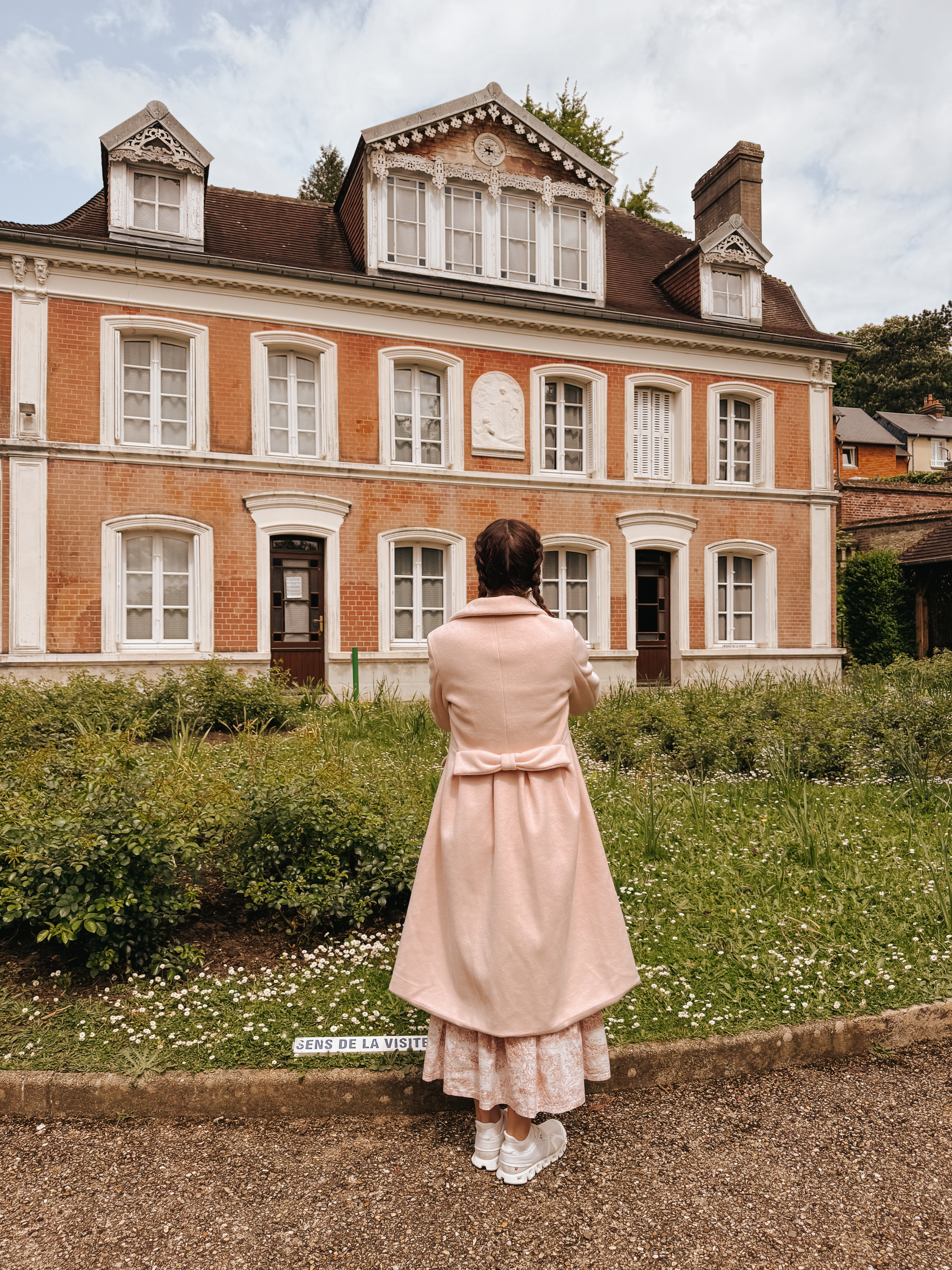 Claire Couche visits Les Buissonnets